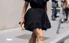 美女漏露100%长什么样子,美女露100%尿孔无档，艺术还是道德挑战？