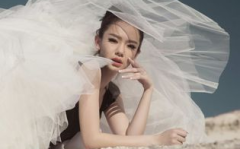 戚薇私密写真集视频,独家幕后花絮大揭秘